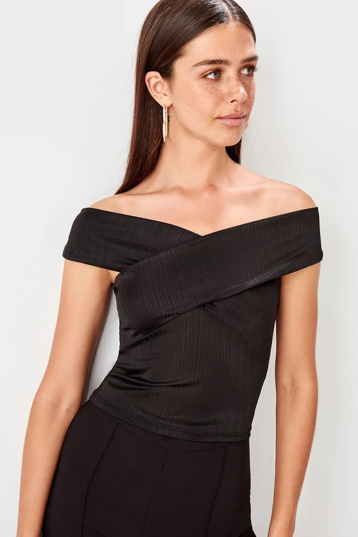 

Trendyol Black Band Detaylı Bluz TPRSS19YN0233