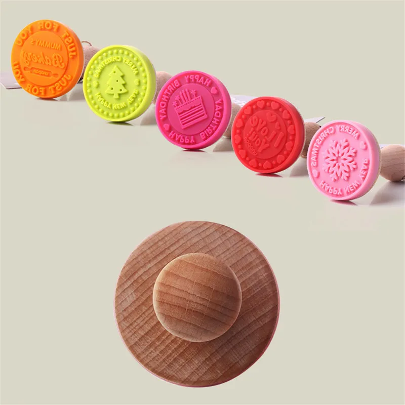 1PC Silicone DIY Cookie Stamps Fondant Cake Mold Biscuit Embossing Tools Cutters Sugar craft Tool Christmas Cake Decorating