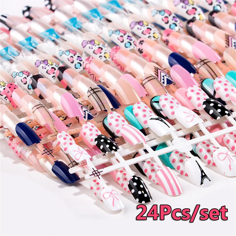 

24pcs/set Colourful Fake Nails Fashion Short Pointed False Nail Tips Patch Nail Extensions Tools Artificial Nail Art Accessories