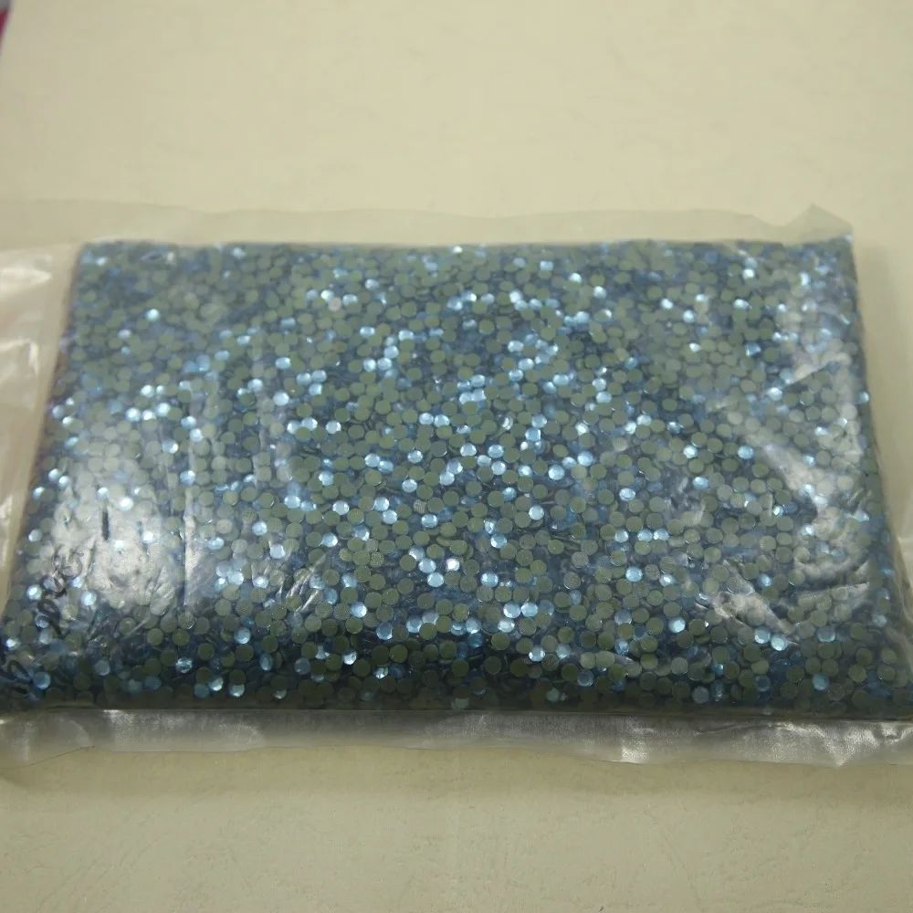 

clearance water blue hotfix rhinestone Hot drilling DIY clothes/garment accessory a bag about 28800pcs/bag SS16 about 4mm