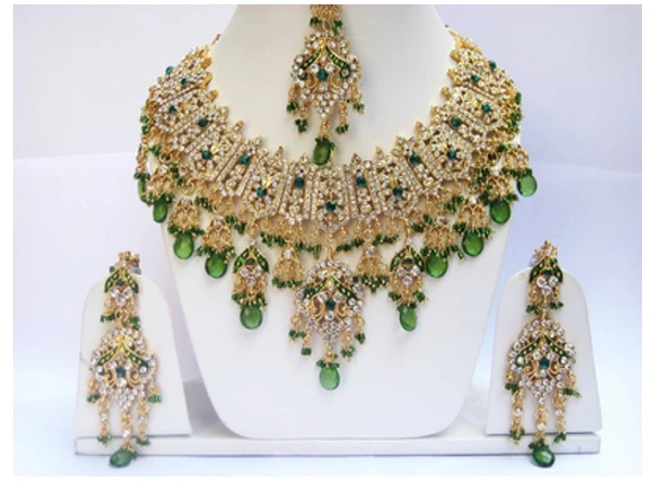 Нежный индийский ювелирный набор, этнические роскошные аксессуары, ожерелье, серьги, брови, кулон, 3 шт, набор, Болливуд, ювелирный набор, 7 цветов - Окраска металла: Green