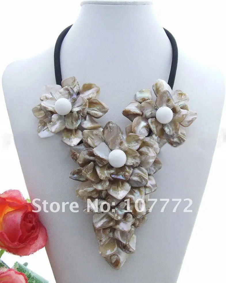 

Beautiful! Porcelain&Shell Flower Necklace free shipment