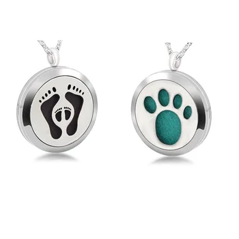 

Mom Baby Footprints Magnetic Diffuser Perfume Lockets 30mm Aromatherapy Locket Pendant Essential Oil Diffuser Locket Necklace