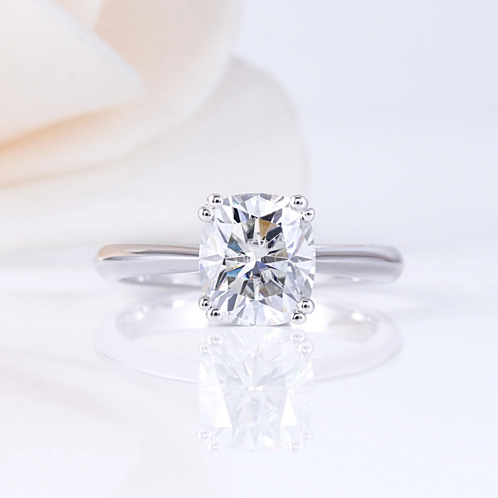 Platinum-Plated-Silver-Moissanite-Solitaire-Ring_03