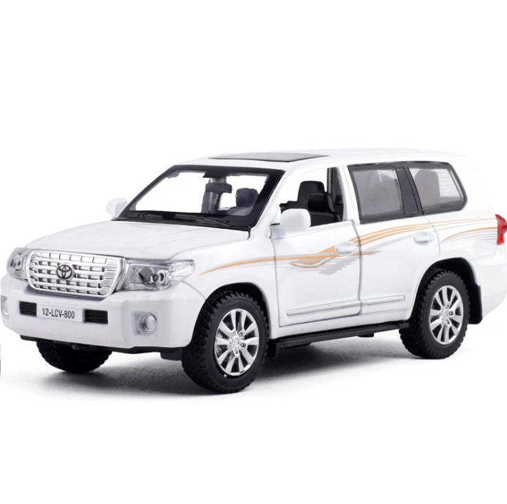Модель автомобиля Toyota LAND CRUISER 1:32 литая модель из сплава с подсветкой и звуком