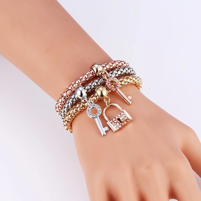 

Personality Ethnic Bracelet With Key Lock Pendants Gifts 3Pcs/Set Crystal Elastic Bracelet For Women Exquisite Pulseira Feminina
