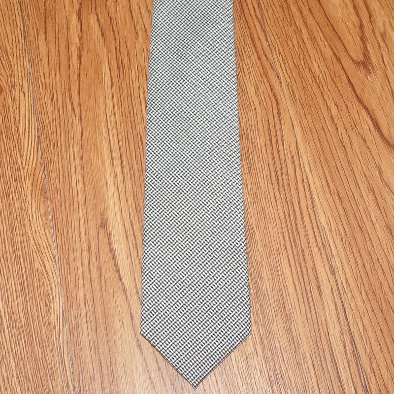 002 (8)2