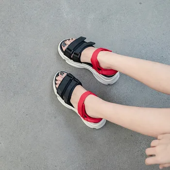 

MLJUESE 2019 women sandals Patent leather black color strange style open toe platform beaches sandals party dress wedding