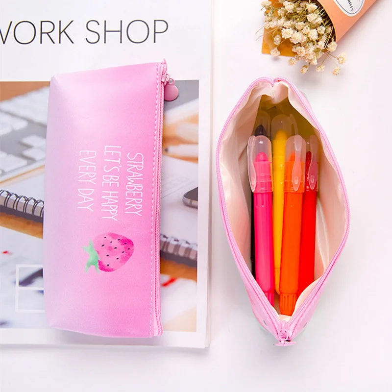 PU Leather Strawberry Cosmetic Bag Sweet Clutch Makeup Case Women And Girls Student Zipper Make Up Travel Bag Pouch Kit