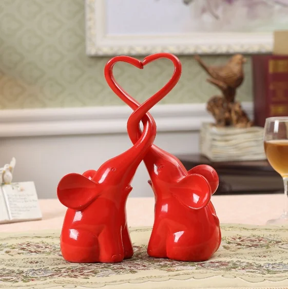 Goede Olifant Paar Sculptuur hartvormige Polyresin Liefhebbers Standbeeld Craftworks Versiering voor Bruiloft Souvenir en Woondecoratie