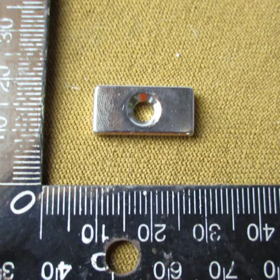 

50pcs 20mm x 10mm x 3mm 4mm Hole N35 Super Rare Earth Strong Block Neodymium Magnet 20*10*3 Free Shipping 20x10x3-4