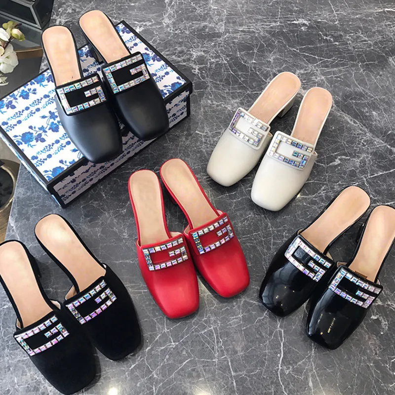 

2019 Crystal Slides Shoes Women Flip Flops Flat With Low Heels Sandals Transparent diamond rhinestone slippers Black /White