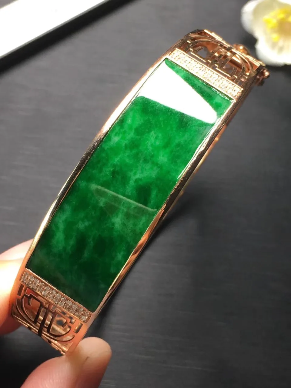 

Collect Fine Jewelry Real 18K Rose Gold Natural burma jade bangle bracelet jade naturelle jonc myanmar jade bracelet Certificate