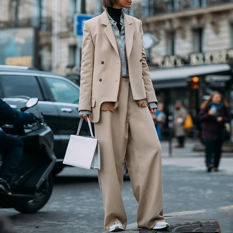 TWOTWINSTYLE عارضة المرأة الدعاوى طويلة الأكمام التباين السترة معطف عالية الخصر بنطال ذو قصة أرجل واسعة اثنين من قطعة مجموعات الأزياء 2018 الخريف TWOTWINSTYLE عارضة المرأة الدعاوى طويلة الأكمام التباين السترة معطف عالية الخصر بنطال ذو قصة أرجل واسعة اثنين من قطعة مجموعات الأزياء 2018 الخريف