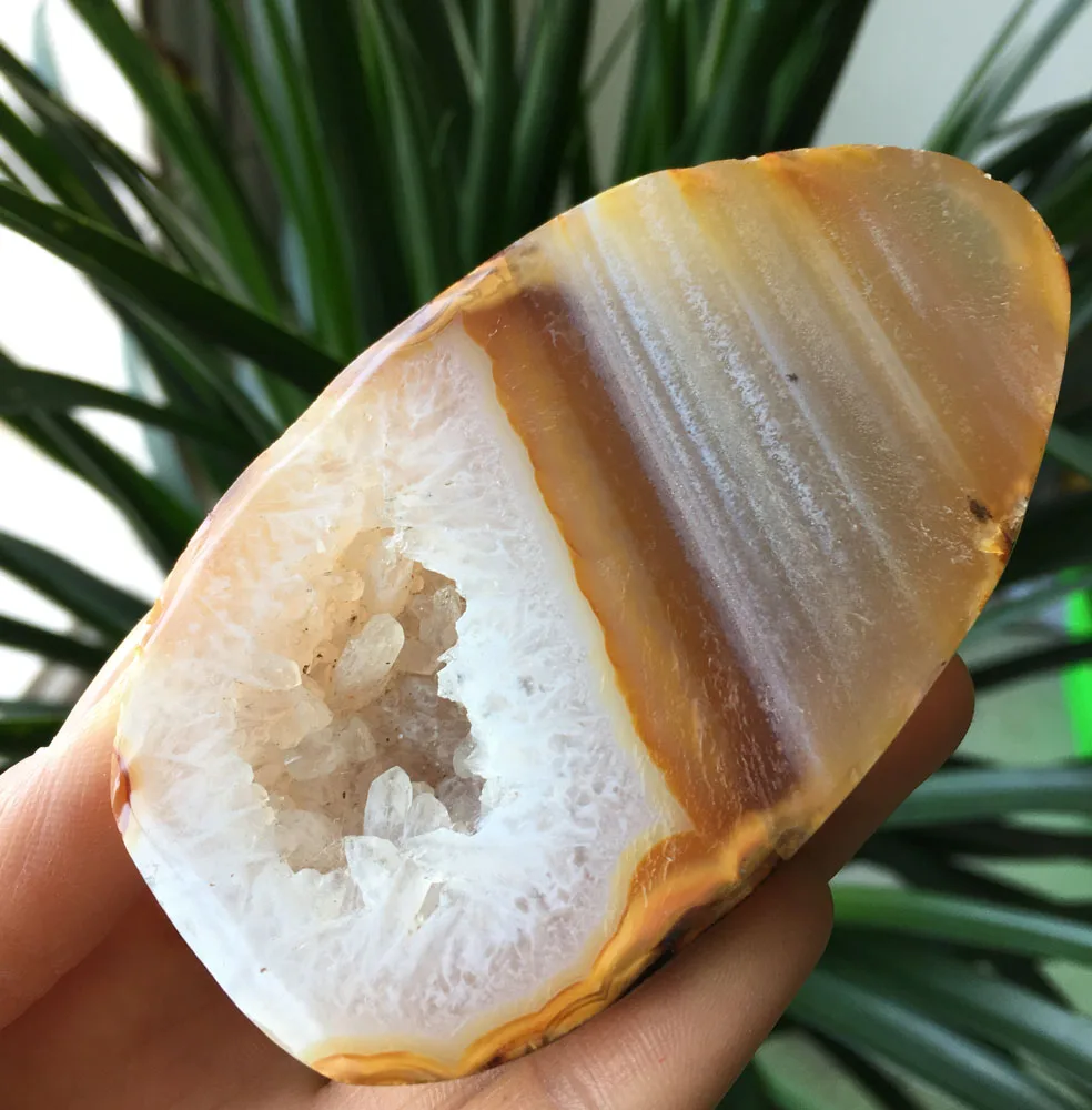 

169g Agate Geode! Natural high quality CARNELIAN CRYSTAL fengshui healing
