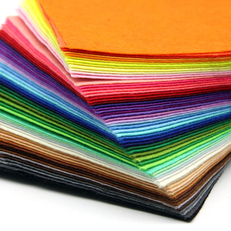 200 Haute Qualité Poisson Forme Feutre Appliques Cardmaking Décoration Mix Color 23 mm