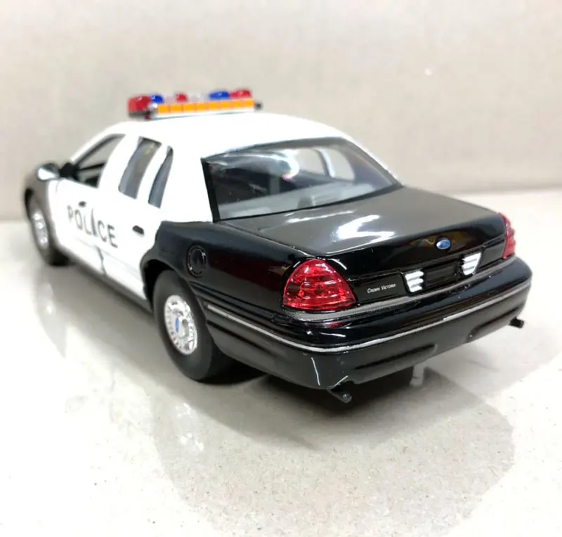 WELLY 1/24 масштаб США 1999 Ford Crown Victoria литая металлическая модель автомобиля игрушка для подарка/коллекции/детей