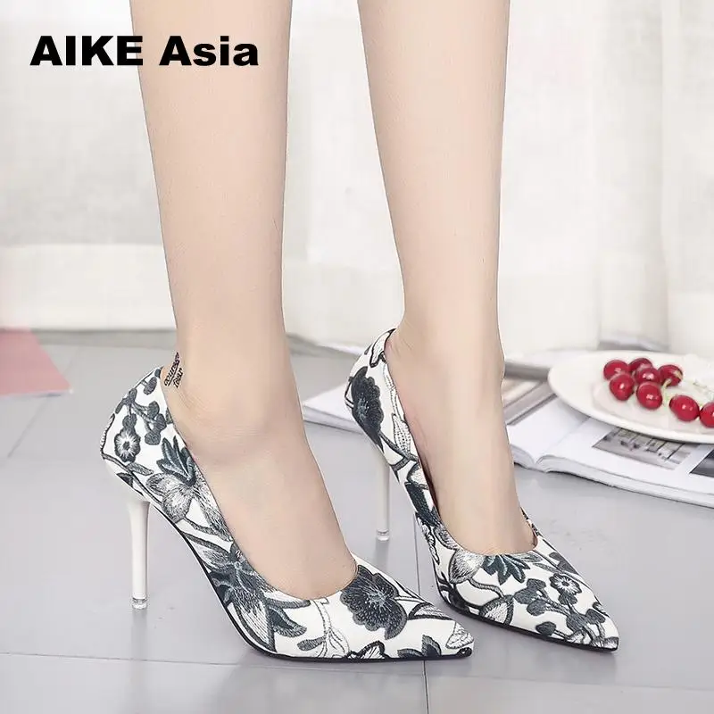 

2018 Woman Slip On Shoes Fashion Leaves Printing Ladies Sexy Stiletto Female Floral Thin Women High Heels Party Dress Pumps