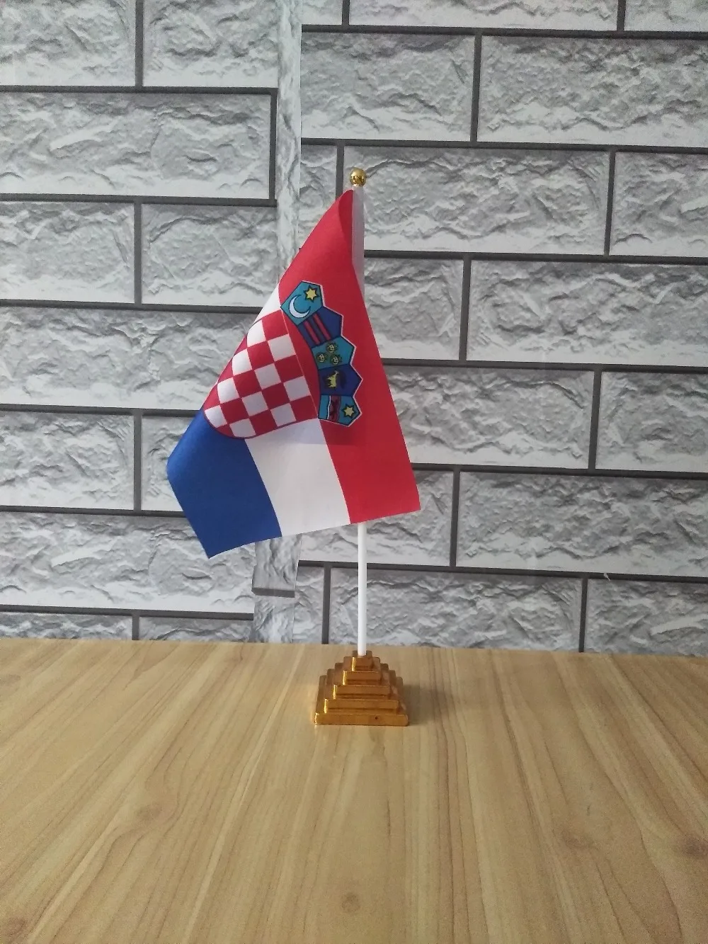 

Croatia table desk flag 14*21cm flag /Plastic flags or suction cups for your choice free shipping 0062