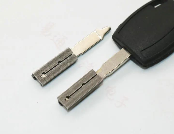 Ford Focus Keys Key Cutting Duplicating Copy Machine Fixture Clamps Chuck Accessories 2 pcs/lot locksmith tools locksmith extractor tools lock pick tools strap latch clamp multi purpose tool multipurpose tool duplicating fixture clamp HU101
