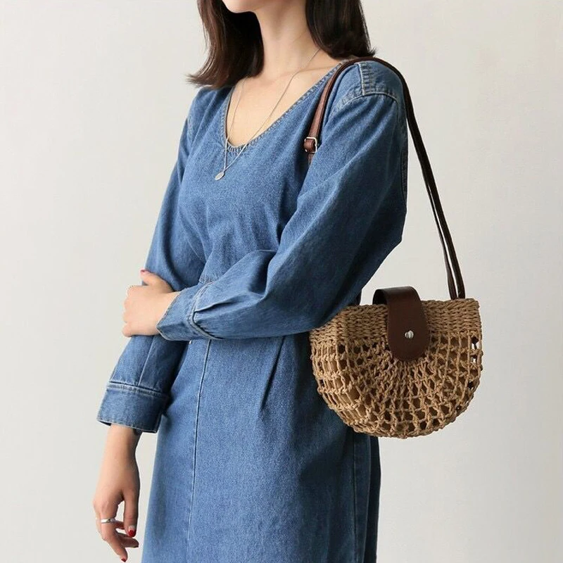 

Hand-woven bag female diagonal bag female 2018 new hollow women's small fresh holiday beach straw bag