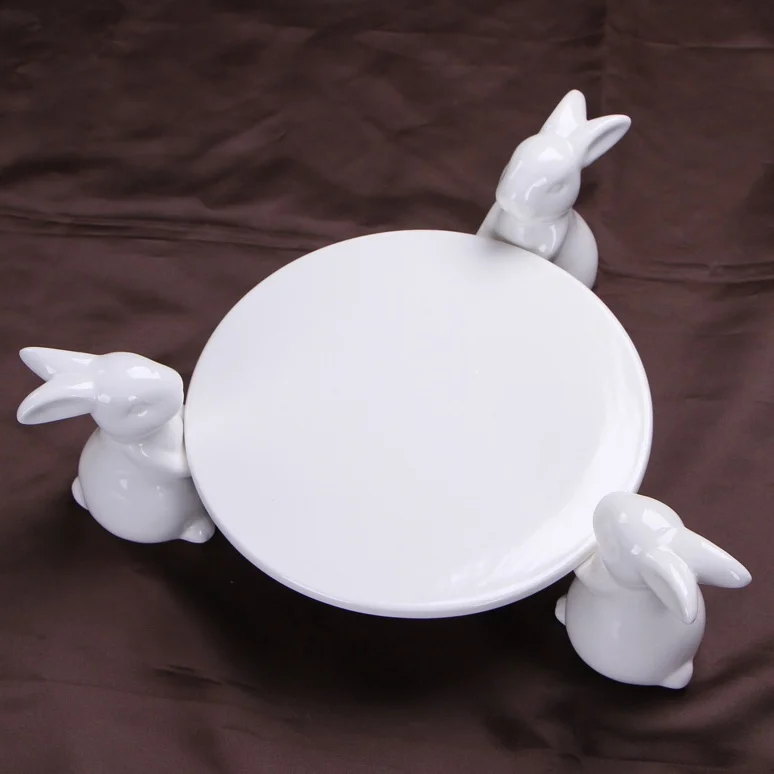 

Creative Ceramics Rabbit Figurines Cake Stand Decorative Porcelain Bunny Statue Fruits Plate Dinnerware Ornament Gift and Craft