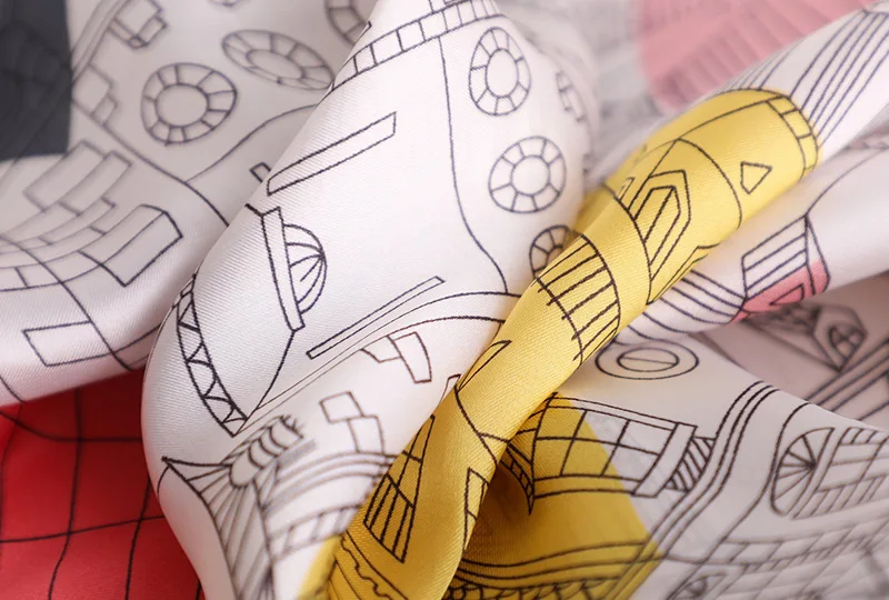 10862952918_2070773686