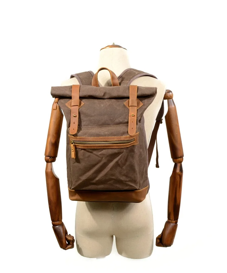 Model show of Woosir Waterpro Vintage Backpack