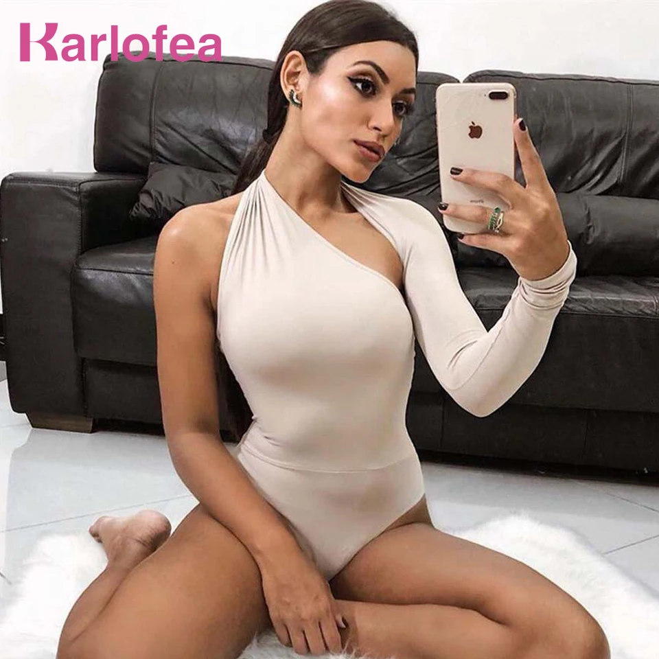 Karlofea جديد الخريف الشتاء ضئيلة ارتداءها المحملة أعلى واحد الكتف طويلة الأكمام عارضة الشارع الشهير وتتسابق مثير النساء قصيرة حللا