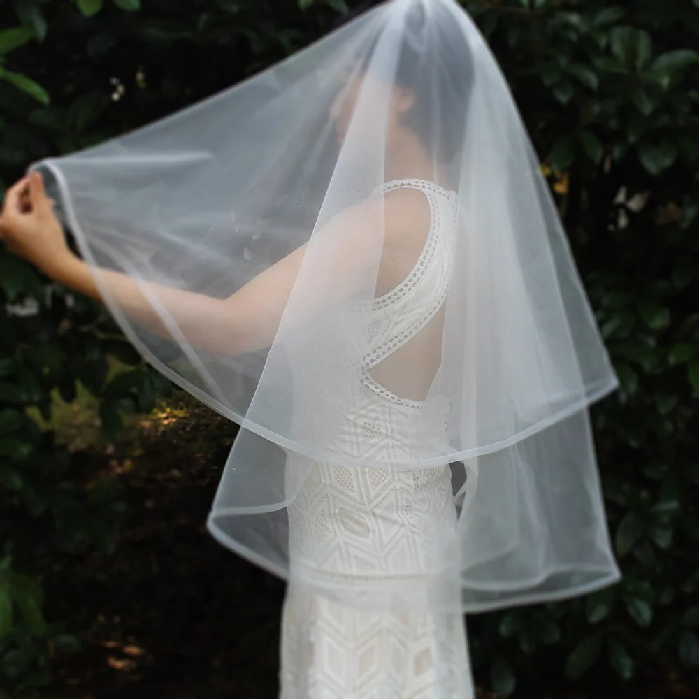 Short 2 Layers Wedding Veil with Horsehair Edge 2T Elegant New White Ivory Bridal Veil with Comb Wedding Accessories