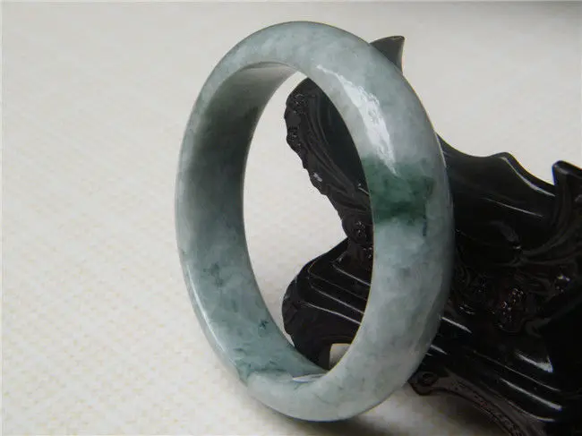 

CERTIFICATE 100% NATURAL BEAUTIFUL JADEITE BRACELET JADE BRACELET 62.5MM a 5.19