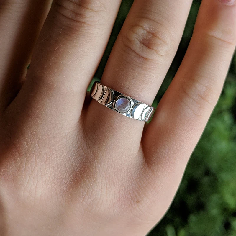 

2019 Fashion Vintage Handmade Moon Phase Finger Ring Moon Jewelry for Lady Size 6-10 party Moonstone Jewelry Ring Anillos Mujer