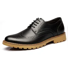 2017 New Bullock Carved Leather Shoes Men Casual Dress Flats Shoes Retro British Style Men’s Shoes Black Brown Oxfords Shoes 2.5