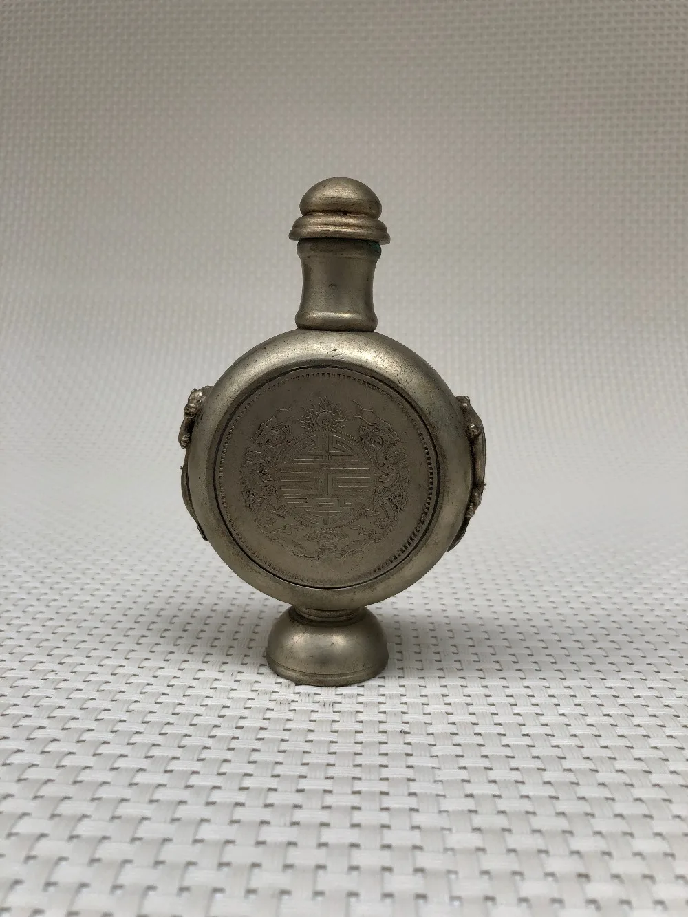 

Antique brass carving Wenchang snuff bottle Antique bronze crafting ornaments.