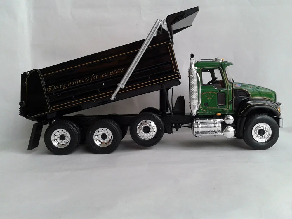 First Gear 3135 1:34 Scale Mack Granite Heavy duty Dump Truck-in