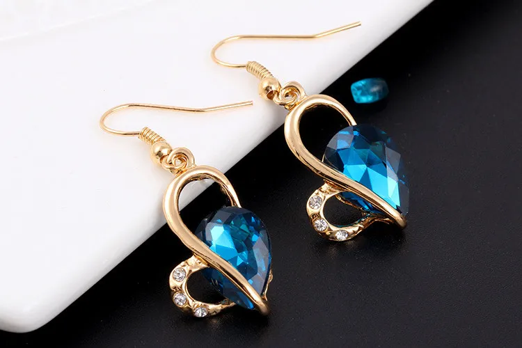 2494917140_793437558