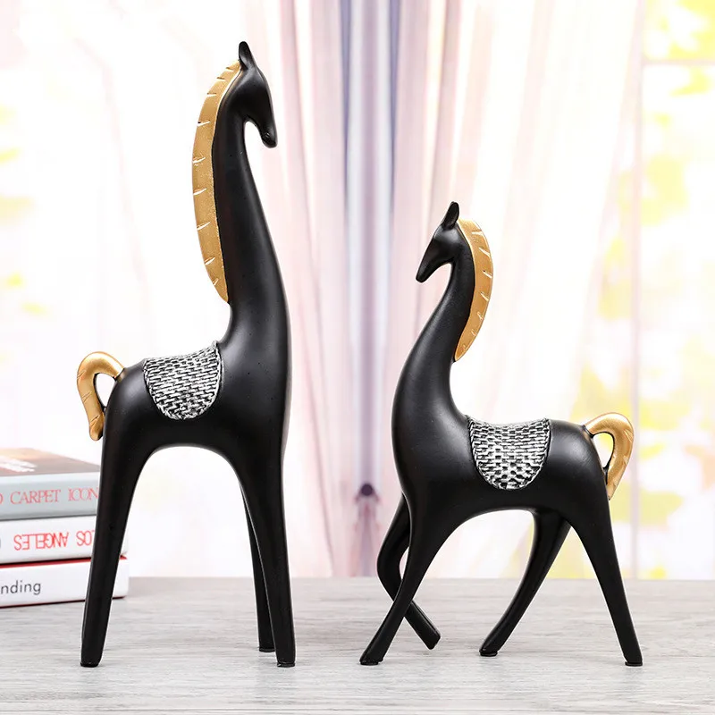 

European Resin Couple Horse Crafts For Living Room TV Cabinet Office Decoration