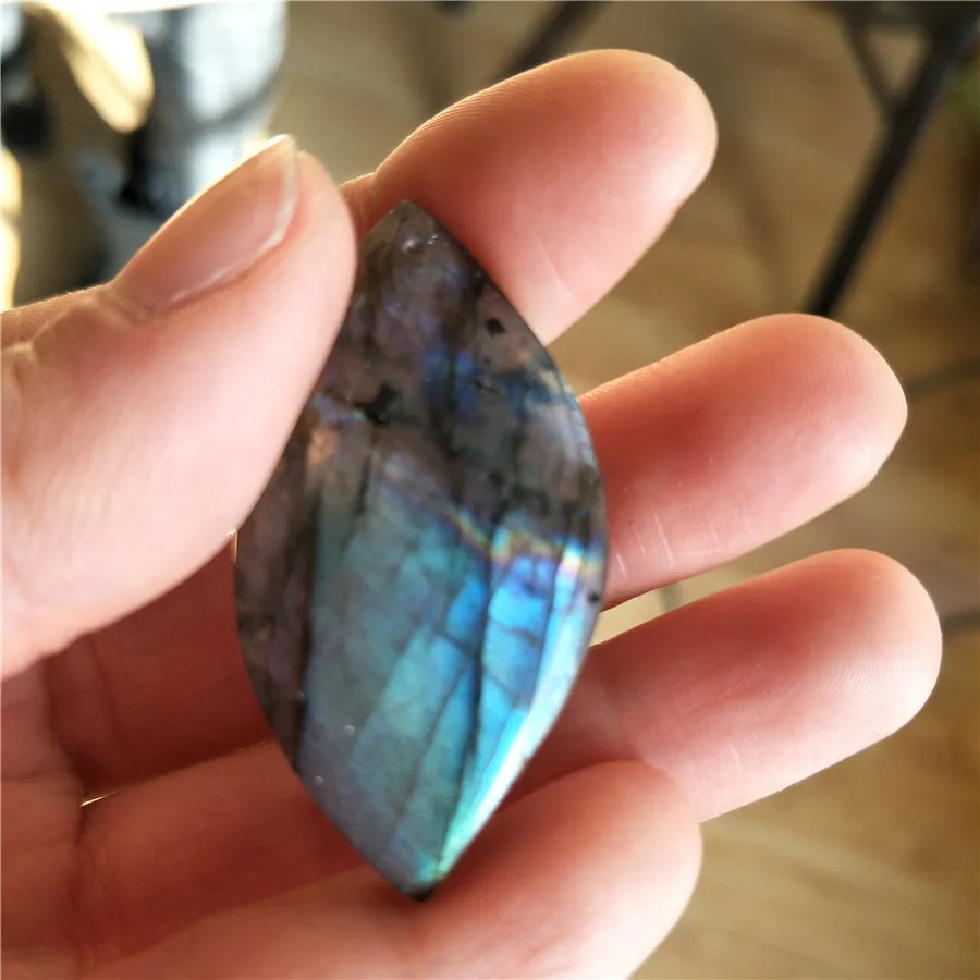 

labradorite pendant teardrop blue flash good looking gemstone and mineral pendants