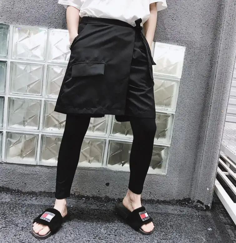 Черный New men Hair Stylist hip hop Splicing individuality unsymmetrical fake two pieces Culotte casual pants Singer Costumes - Цвет: Черный