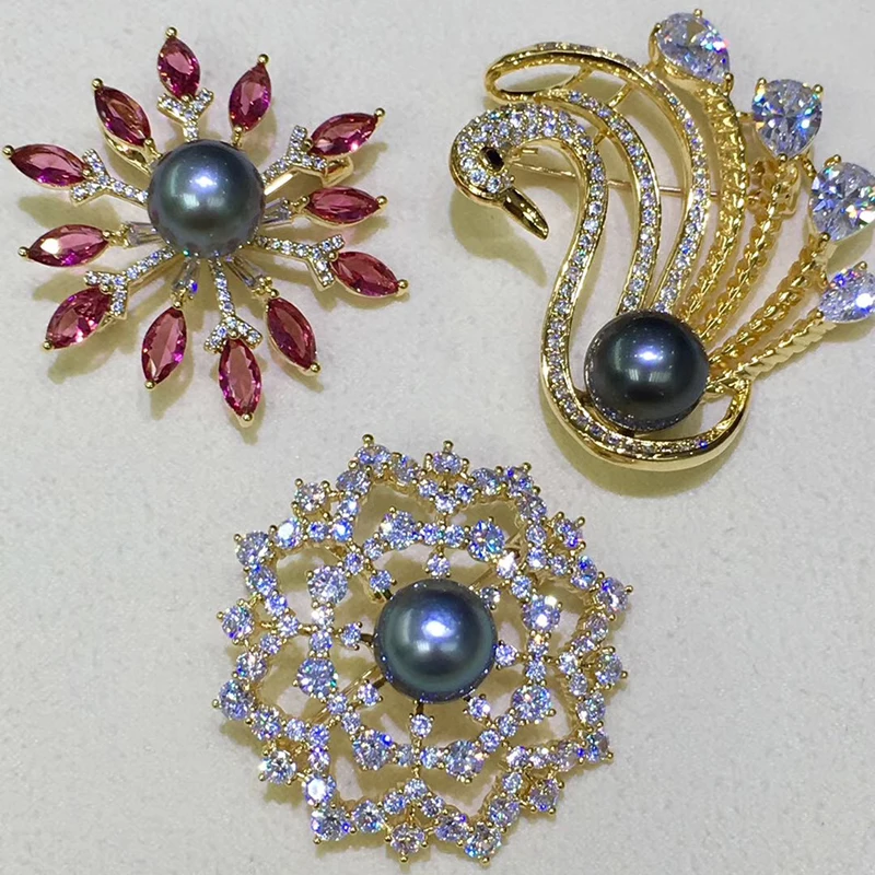 Brooch PQR