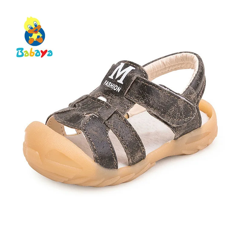 sapato de criança de 2 anos