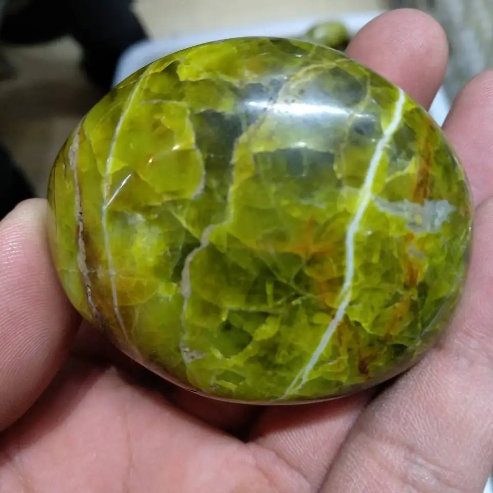 90 г натуральный зеленый опал пальмовый камень кристаллический полированный образец из Мадагаскара