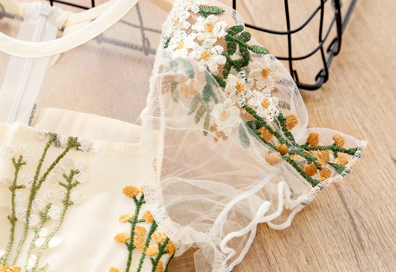 8752213064_1688438718