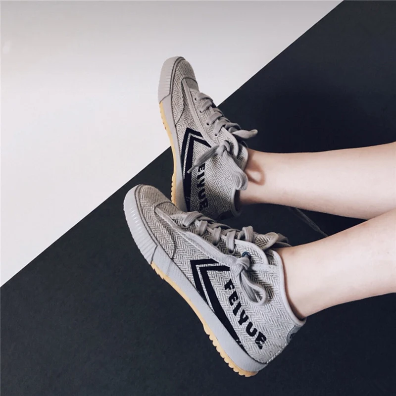 

Chinese Kung Fu Shoes Feiyue Shoes Men Tai Chi Women Slipper Martial Art Taekwondo Shoes Male Chinese Kungfu Gray Sneaker Canvas