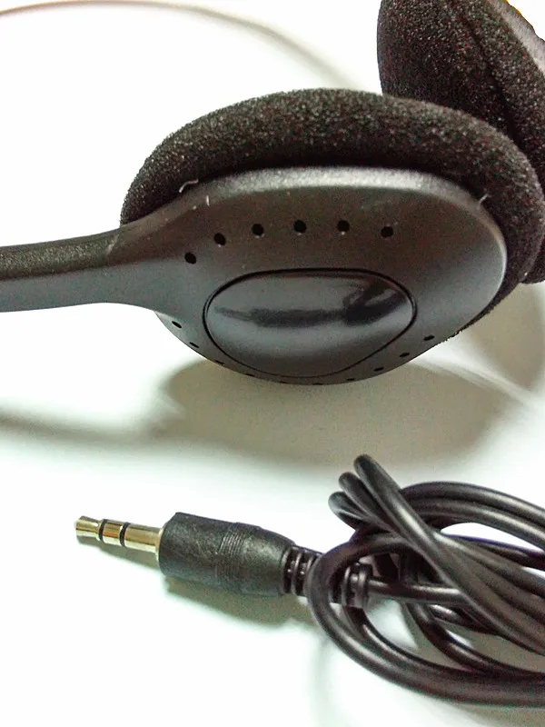 

Linhuipad 3.5MM plug Low Cost over the ear headphones with sponge cushions for fitness centers gyms educational use 300pcs/lot