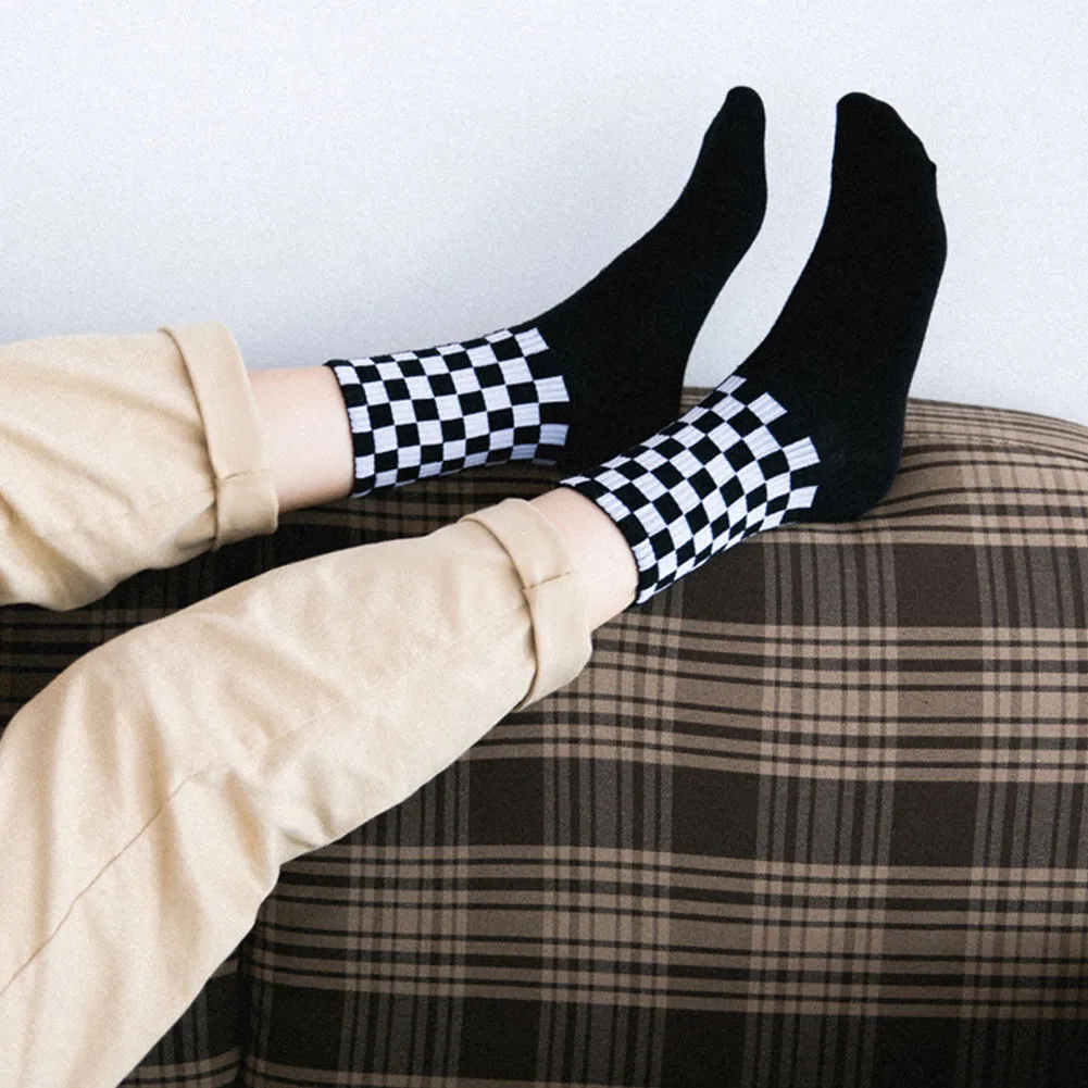 Эластичные спортивные белые и черные квадраты мягкие мужские шикарные впитывающие пот Повседневные носки