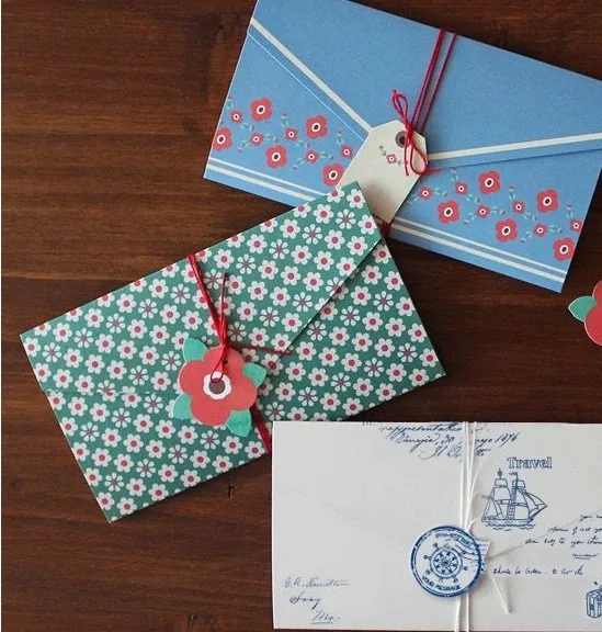

1set(4pcs envelopes 4pcs hang card) Paper Envelopes and Gift Tag Letter set Creative Paper Bag Set