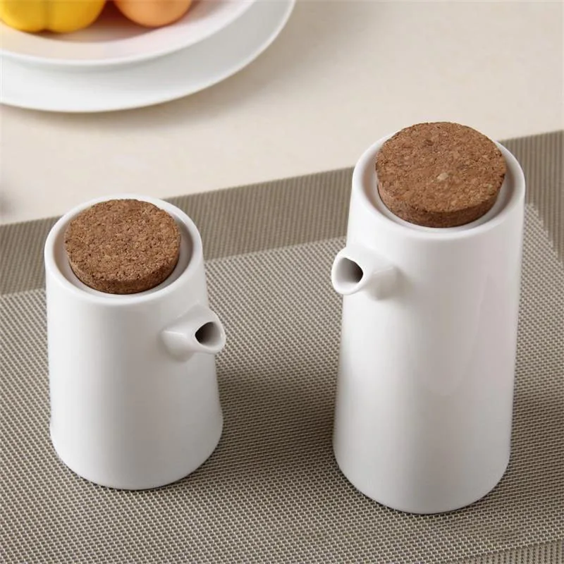Ceramic Gravy Boats Porcelain Olive Oil Pot Soy Sauce Vinegar Seasoning Can Oil Bottle Kitchen Cooking Tools Storage Bottles