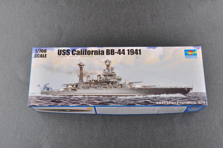 Трубы 05783 1: 700 US BB-4" Калифорния" Морской бой 1941 сборки модели