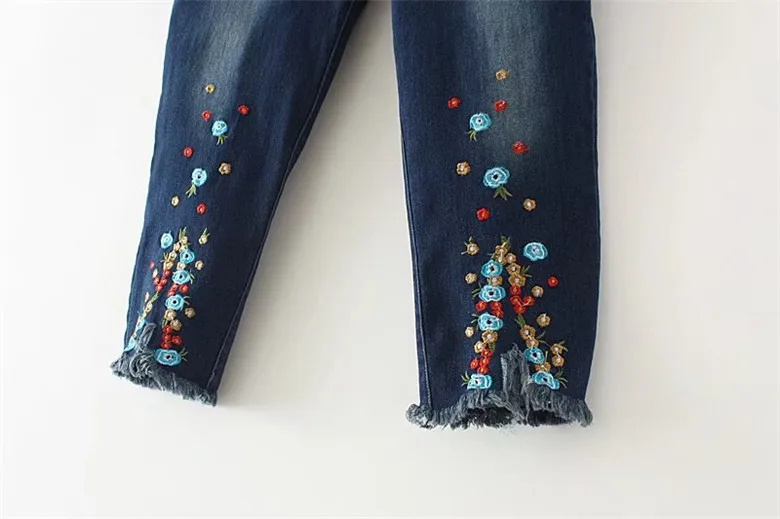 4XL Women Jeans Pants 2018 Spring High Waist Casual Trousers Jeans Woman Plus Size Tassels Embroidery Calf-Length Pants